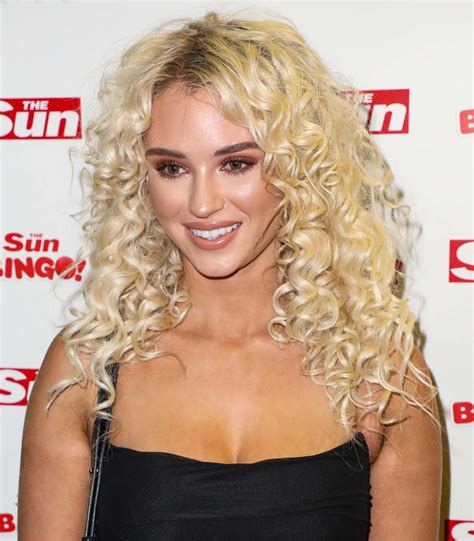 lucie donlan leaked|Love Island newbie Lucie Donlan totes guns and poses topless。